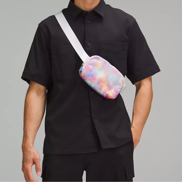 New LULULEMON Everywhere Belt Bag 1L Prism Wash Print Multi/Vapor - Picture 7 of 7